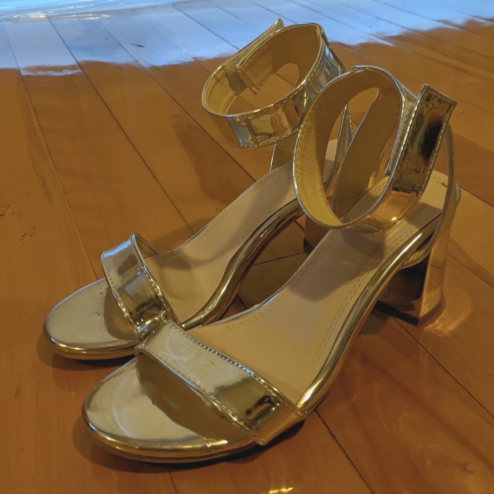 Silver metallic small heels